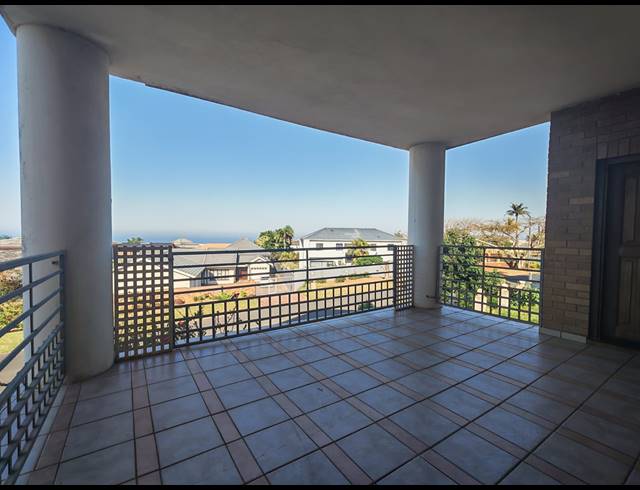 5 BEDROOM FREESTANDING FOR SALE IN TONGAAT BEACH
